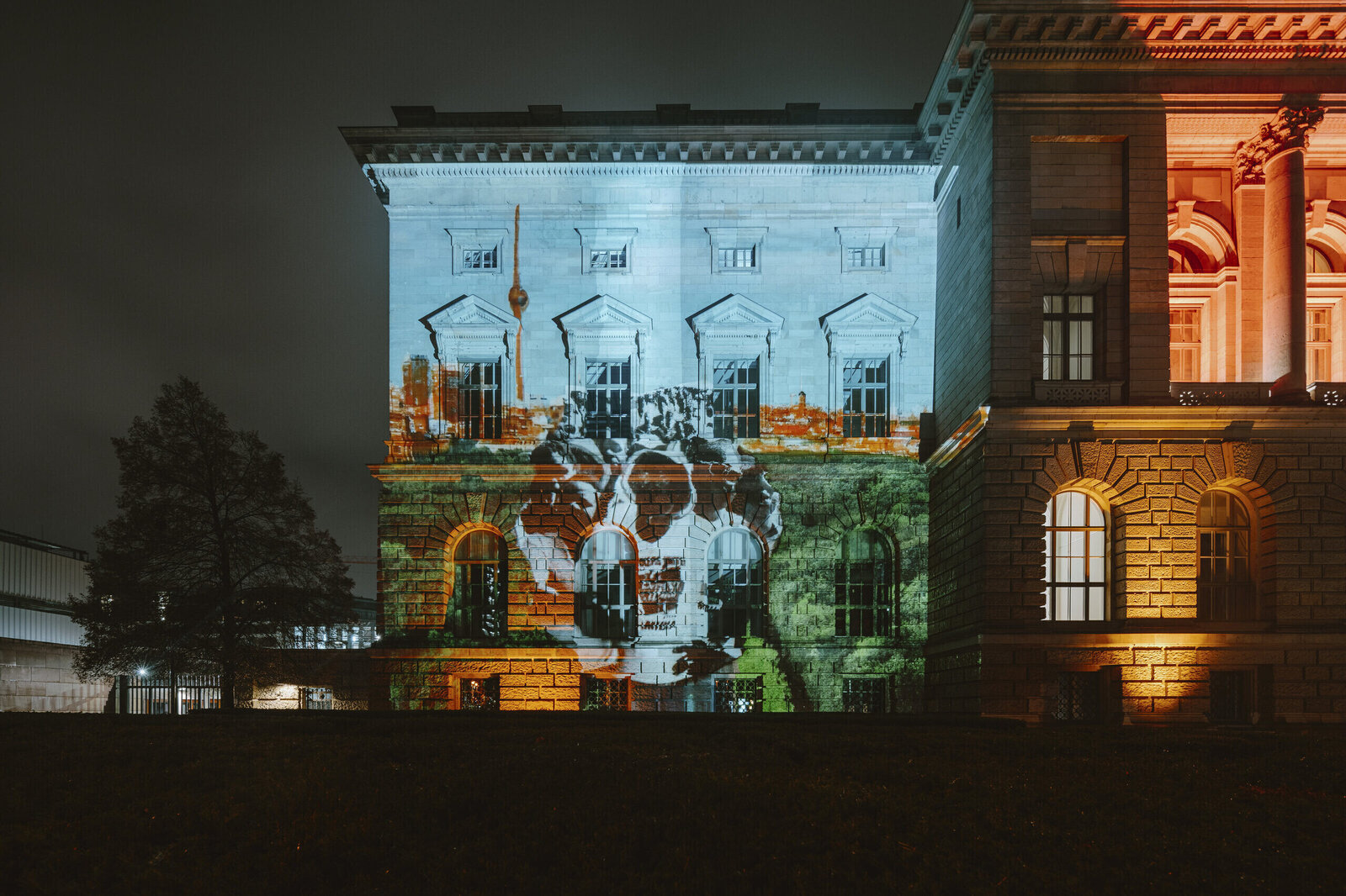 Detail of the animated text projection.