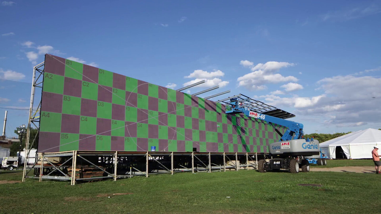 The main interactive screen, visible to the crowd.